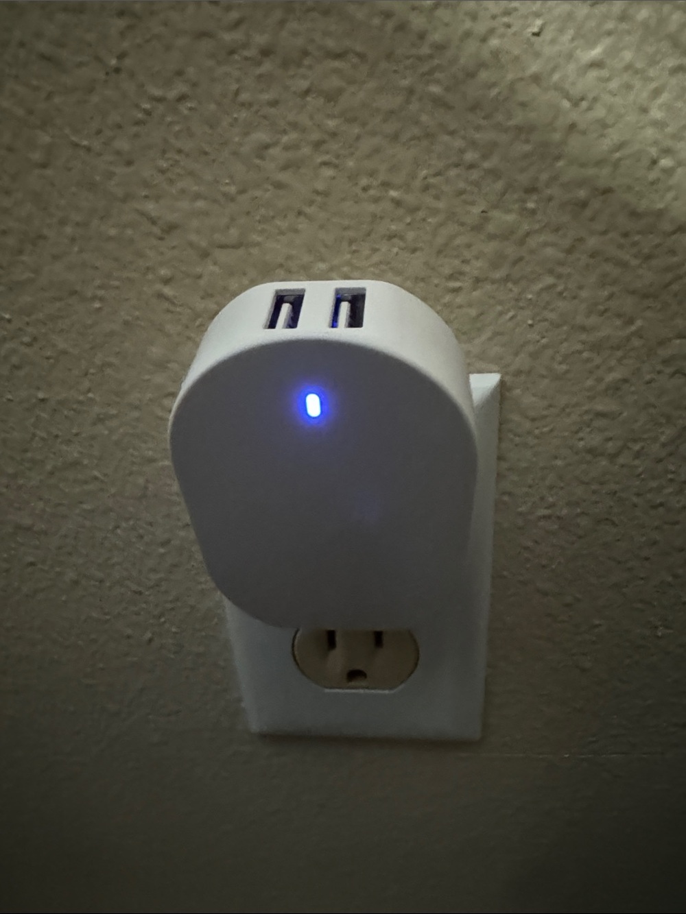 onn Dual-Port USB Wall Charger — White with light blue
